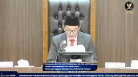 Sidang DKPP RI menjatuhkan peringatan keras ke Bawaslu Kalteng. (Foto: Dok DKPP RI)