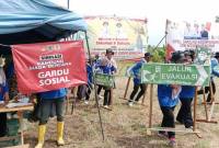 Para peserta pelatihan kebencanaan mengikuti simulasi saat pembentukan kampung siaga bencana di Desa Kayu Rabah, Kecamatan Pandawan, Kabupaten Hulu Sungai Tengah, Kalimantan Selatan, beberapa waktu waktu lalu. (Foto: SI/MC Kalsel)