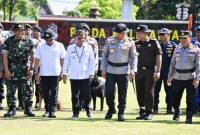 Kapolda Irjen Pol Iwan Kurniawan bersama Gubernur Agustiar Sabran dan lainnya di Halaman Barigas Mapolda Kalteng, Palangka Raya, Rabu (5/11/2025). (SI/ANTARA/DOK Biro Adpim Pemprov Kalteng)