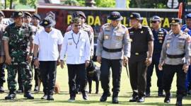 Kapolda Irjen Pol Iwan Kurniawan bersama Gubernur Agustiar Sabran dan lainnya di Halaman Barigas Mapolda Kalteng, Palangka Raya, Rabu (5/11/2025). (SI/ANTARA/DOK Biro Adpim Pemprov Kalteng)