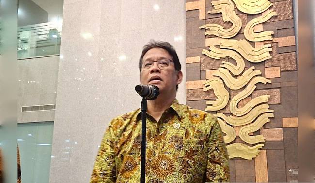 Menteri Keuangan (Menkeu) Purbaya Yudhi Sadewa menjawab pertanyaan awak media di Jakarta. (ANTARA/Aji Cakti)