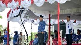 Teks foto  : Inspektur Upacara, Kepala BNNK Balangan, M. Faisal Sidiq saat memimpin upacara peringatan Hari Kesaktian Pancasila. foto: MC Balangan