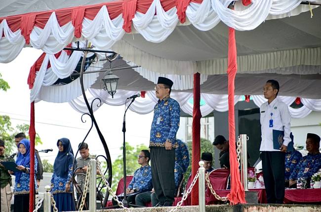 Teks foto  : Inspektur Upacara, Kepala BNNK Balangan, M. Faisal Sidiq saat memimpin upacara peringatan Hari Kesaktian Pancasila. foto: MC Balangan