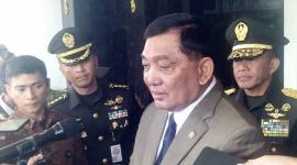 Menteri Pertahanan Sjafrie Sjamsoeddin saat ditemui di kantor Kementerian Pertahanan, Jumat (14/11/2025). (Foto: ANTARA/Walda Marison)