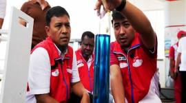 Tim dari Pertamina melakukan pengecekan kualitas dan kuantitas (Quality Quantity/QQ Check) serta melakukan uji tera nozzle atau ketepatan takaran dispenser di sejumlah SPBU wilayah Banjarmasin di Banjarmasin, beberapa waktu lalu. (SI/ANTARA/Dok Humas Pertamina Banjarmasin)