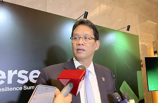 Menteri Keuangan (Menkeu) Purbaya Yudhi Sadewa memberi keterangan ketika ditemui, di Jakarta, Kamis (20/11/2025). (Foto: ANTARA/Putu Indah S)