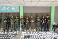 Tim Gabungan patroli perbatasan mengamankan ratusan tanaman tanduk rusa yang akan di selundupkan ke Malaysia. (Foto: SI/ANTARA/Dok Tim Gabungan Patroli Perbatasan)
