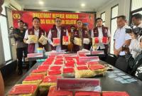 konferensi di markas Direktorat Resnarkoba Polda Kalsel, Banjarmasin, Rabu (5/11/2025) (SuarIndonesia/ZI)