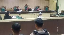 Korupsi sebesar Rp 2,5 miliar, Faisal Mukti dan Ahmad Maulana, dua karyawan Bank Cabang Kotabaru Unit Senakin, divonis bersalah oleh Majelis Hakim Pengadilan Tindak Pidana Koupsi (Tipikor) Banjarmasin, Kamis (6/11/2025). )SuarIndonesia/ZI)