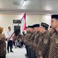 Resmi melantik Dewan Harian Ranting (DHR) 45 kecamatan se-Kabupaten Balangan periode 2025–2030 di Aula Kantor Badan Kesbangpol Balangan, Paringin Selatan, Rabu (5/11/2025). (SuarIndonesia/Adv)