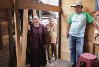Ketua Komisi IV DPRD Kalsel, Jihan Hanifa, yang meninjau langsung tujuh unit rumah RTLH yang sudah berproses di Desa Antasan Senor, Kecamatan Martapura Timur, Selasa (11/11/2025) (SuarIndonesia/Ist)