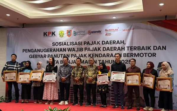 Penganugerahan Wajib Pajak Daerah Terbaik  berlangsung di slah satu hotel berbintang, Sabtu (15/11/2025) (SuarIndonesia/ZI)