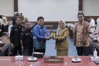 kegiatan studi komparasi sekaligus press tour ke DPRD Daerah Istimewa Yogyakarta (DIY), Senin (17/11/2025). (SuarIndonesia/HM)