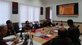 Ekspose penghentian penuntutan,  Senin (17/11/2025), dihadiri Wakil Kepala Kejaksaan Tinggi (Wakajati) Kalsel Sugiyanta, SH, MH. didampingi Asisten Pidana Umum Dr. Dinar Kripsiadi, SH, MH. (SuarIndonesia/Ist)