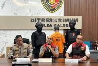 Komplotan mafia tanah  diamankan jajaran Direktorat Reserse Kriminal Umum Polda Kalimantan Selatan (Ditreskrimum) Polda Kalsel. dan kasusnya digelar, Rabu (19/11/2025. *SuarIndonesia/ZI)