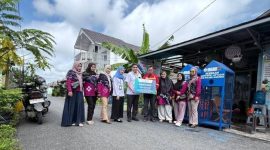 PROGRAM: Bank Kalsel salurkan dana CSR sebesar Rp50 juta pada program “Tempat Sampah Sedekah Botol Plastik”