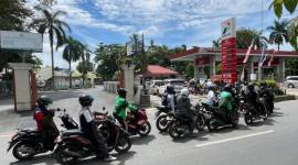 Antriann BBM  di SPBU