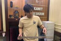 Kanit Reskrim POlsekta Banjarmasin Tengah, Ipda Raihan Fakhri tunjukan barang bukti. (SuarIndonesia/DO)