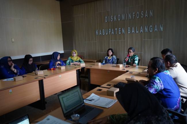 Diskominfosan Kabupaten Balangan menerima kunjungan kerja dari Dinas Diskominfo Kabupaten Kotabaru Kamis (20/11/2025).(SuarIndoneaia/Adv)