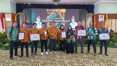 Kabupaten Balangan berhasil meraih tiga penghargaan pada Kalsel Innovation Award 2025 di Gedung Idham Chalid, Kamis (20/11/2025) (SuarIndonesia/Adv)