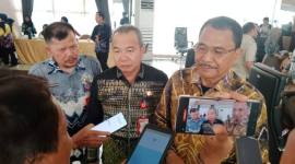 Ketua Banggar DPRD Kalsel H Supian HK, usai rapat final Badan Anggaran (Banggar) DPRD Kalsel bersama Tim Anggaran Pemerintah Daerah (TAPD), di Banjarmasin, Jumat (21/11/2025) (SuarIndonesia/HM)