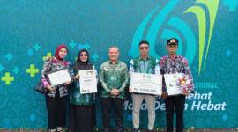 Acara digelar di Halaman Gedung Idham Chalid, Kantor Gubernur Kalimantan Selatan, Kota Banjarbaru, Sabtu (22/11/2025), Balangan berhasil meraih dua penghargaan sekaligus di bidang kesehatan. (SuarIndonesia/Adv)