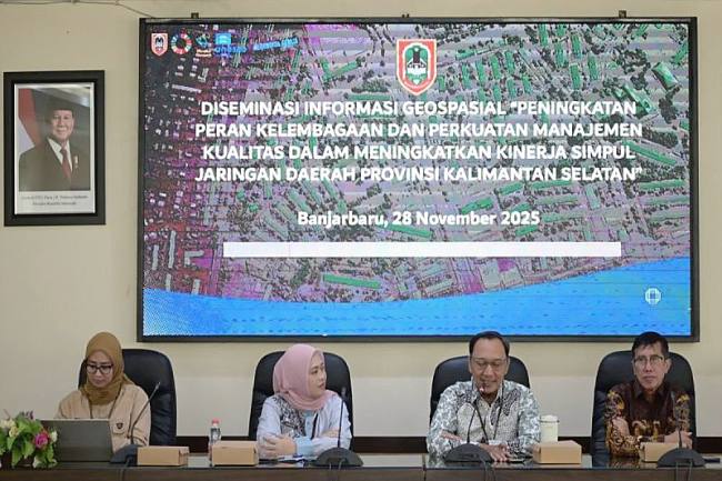 Badan Perencanaan Pembangunan Daerah (Bappeda) Provinsi Kalimantan Selatan melakukan Diseminasi Informasi Geospasial, sebagai salah satu upaya untuk memperkuat manajemen kualitas dalam meningkatkan kinerja simpul jaringan daerah setempat di Banjarbaru, beberapa waktu lalu. (Foto: Dok Pemprov Kalsel)
