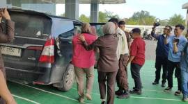 J, Bendahara Desa Bumi Etam di Kutai Timur ditetapkan tersangka. (Foto: Istimewa)