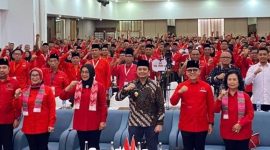 Wagub Kalsel), Hasnuryadi Sulaiman, menghadiri pembukaan Konferensi Daerah (Konferda) dan Konferensi Cabang (Konfercab) PDI Perjuangan yang digelar di salah satu hotel di Banjarmasin, Sabtu (15/11/2025). (SuarIndonesia/Adv)