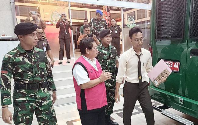 AS, Wakil Bupati Sintang 2016-2021 jadi tersangka korupsi dana hibah. (Foto: Istimewa/Dok Penkum Kejati Kalbar)