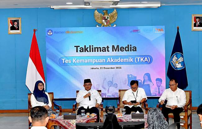 Kementerian Pendidikan Dasar dan Menengah (Kemendikdasmen) menyelenggarakan kegiatan Taklimat Media Tes Kemampuan Akademik (TKA) di Gedung A Kemendikdasmen, Jakarta Pusat pada Senin (22/12/2025). (ANTARA/Hana Kinarina)