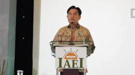 Menko Kumham Imipas Yusril Ihza Mahendra dalam acara Pelantikan Pengurus Dewan Pimpinan Pusat Ikatan Ahli Ekonomi Islam Indonesia (IAEI) Periode 2025-2030 di Jakarta, Jumat (28/11/2025). (Foto: Dok Kemenko Kumham Imipas RI)