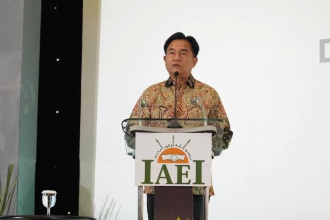 Menko Kumham Imipas Yusril Ihza Mahendra dalam acara Pelantikan Pengurus Dewan Pimpinan Pusat Ikatan Ahli Ekonomi Islam Indonesia (IAEI) Periode 2025-2030 di Jakarta, Jumat (28/11/2025). (Foto: Dok Kemenko Kumham Imipas RI)