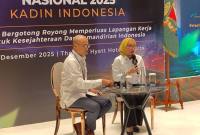 Wakil Menteri Koperasi (Wamenkop) Farida Farichah (kanan) dalam Rapat Pimpinan Nasional (Rapimnas) Kamar Dagang dan Industri Indonesia (Kadin) 2025 di Jakarta, Senin (1/12/2025). (ANTARA/Aria Ananda)

