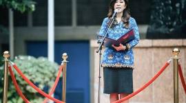 Menkomdigi Meutya Hafid saat menjadi Inspektur Upacara pada Upacara Peringatan Hari Ibu Ke-97 di Kantor Kementerian Komdigi, Senin (22/12/2025). (Foto: Dok Kemenkomdigi)