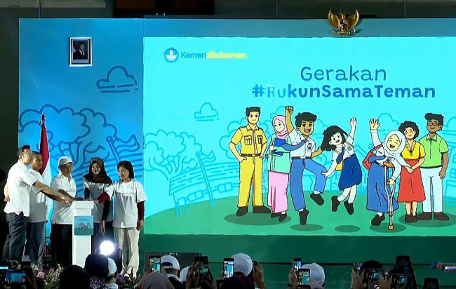 Kementerian Pendidikan Dasar dan Menengah (Kemendikdasmen) di Jakarta pada Rabu (10/12/2025) meluncurkan gerakan Rukun Sama Teman sebagai upaya untuk memperkuat lingkungan sekolah yang aman dan nyaman bagi guru, tenaga kependidikan maupun murid. (ANTARA/Hana Kinarina)