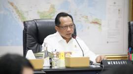 Menteri Dalam Negeri (Mendagri) Tito Karnavian dalam Sosialisasi Piloting Digitalisasi Bantuan Sosial di Tingkat Nasional yang berlangsung di Kantor Pusat Kementerian Dalam Negeri (Kemendagri), Jakarta. (Foto: Dok Kemendagri)