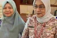 Kepala Disbunnak Kalsel, Suparmi (kanan)