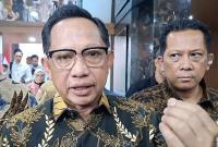 Menteri Dalam Negeri (Mendagri) Tito Karnavian memberikan keterangan kepada wartawan di di Kantor Pusat Kemendagri, Jakarta, Kamis (11/12/2025). (ANTARA/Fianda Sjofjan R)