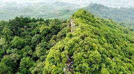 Suasana Gunung Parung di Kecamatan Sepaku, Kabupaten Penajam Paser Utara, Provinsi Kalimantan Timur, menjadi salah satu pengembangan pariwisata berbasis komunitas di kawasan IKN. (Foto: Dok Humas OIKN)
