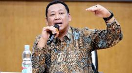 Wakil Ketua Komisi Pemberantasan Korupsi (KPK) Fitroh Rohcahyanto saat memberikan Kuliah Umum Antikorupsi di Kampus Universitas Muhammadiyah Yogyakarta (UMY), Bantul, Daerah Istimewa Yogyakarta, Senin (8/12/2025). (ANTARA/HO-UMY)