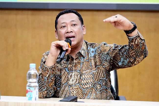 Wakil Ketua Komisi Pemberantasan Korupsi (KPK) Fitroh Rohcahyanto saat memberikan Kuliah Umum Antikorupsi di Kampus Universitas Muhammadiyah Yogyakarta (UMY), Bantul, Daerah Istimewa Yogyakarta, Senin (8/12/2025). (ANTARA/HO-UMY)