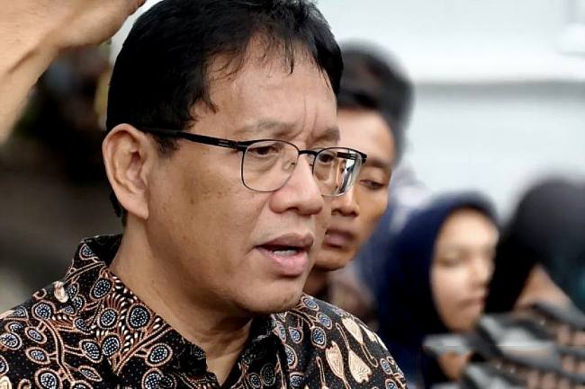 Menteri Keuangan (Menkeu) Purbaya Yudhi Sadewa seusai rapat terbatas dengan Presiden Prabowo Subianto di kompleks Istana Kepresidenan, Jakarta. (ANTARA/Andi Firdaus)