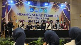 WISUDA- Prosesi Pengukuhan Wisudawan dan Wisudawati Universitas Sari Mulia yang Ke VII di Ballroom Hotel Fugo Banjarmasin, Rabu (17/12/2025).