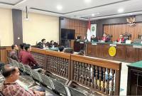 Kejaksaan Negeri Sanggau melakukan sidang terhadao warga negara asing (WNA) asal Aljazair berinisial AB (41) yang terbukti memasuki wilayah Indonesia melalui jalur tidak resmi serta melanggar ketentuan keimigrasian meski telah tercantum dalam daftar penangkalan. (Foto: Dok Seksi Inteldakim Kantor Imigrasi Kelas II Entikong)