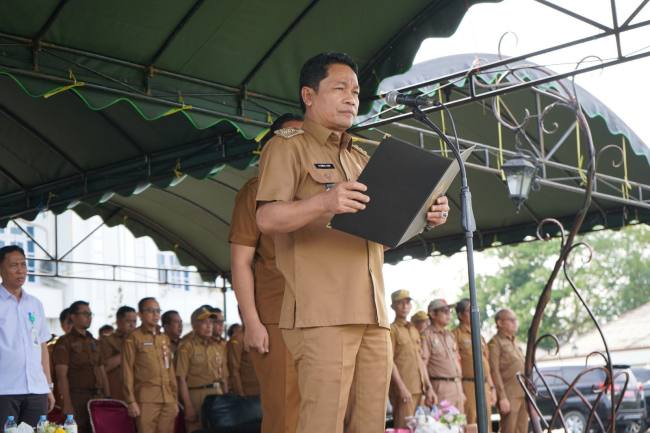 Kegiatan dilaksanakan bersamaan dengan apel gabungan di halaman Kantor Bupati Balangan, Paringin Selatan, Senin (1/12/2025). (SuarIndonesia/Adv)