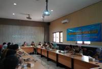 Forum Konsultasi Publik tentang berbagai layanan publik yang tersedia di dinas tersebut di Ruang Rapat Diskominfosan, Paringin Selatan, Senin (1/12/2025) (SuarIndonesia/Adv)