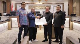 Enam tuntutan Badan Eksekutif Mahasiswa (BEM) se-Kalsel kepada DPR RI di Jakarta, Senin (1/12/2025). (SuarIndonesia/Ist