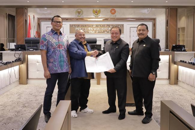 Enam tuntutan Badan Eksekutif Mahasiswa (BEM) se-Kalsel kepada DPR RI di Jakarta, Senin (1/12/2025). (SuarIndonesia/Ist