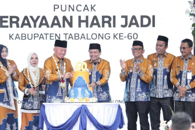 Peringatan Hari Jadi ke-60 Kabupaten Tabalong di Halaman Pendopo Bersinar, Senin (8/12/2025), (SuarIndonesia/Ist)